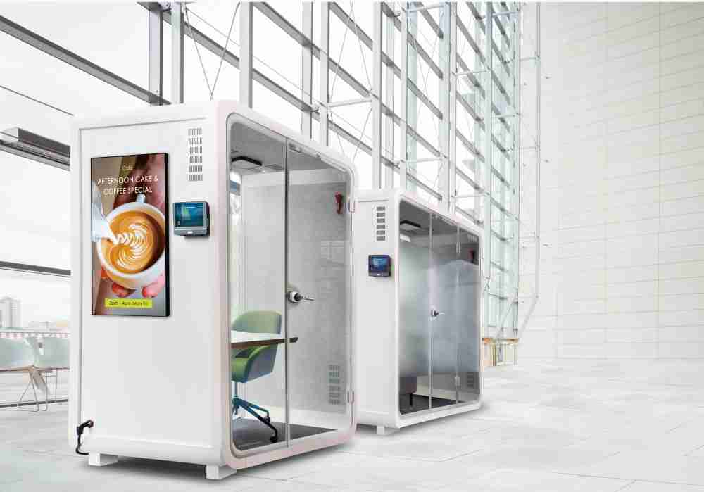 Wepay子公司达擎之智慧行动办公舱，，，采用PDLC智能调光玻璃设计，，，，透过通电与断电的电流切换，，，，呈现透明与雾面效果，，，，具节能降耗特性并兼顾隐私，，确保信息安全