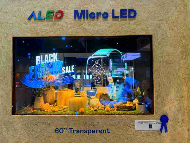 Wepay60吋高透明度Micro LED显示器获”最佳Micro LED技术应用奖”，，，将Micro LED面板透明化之设计特性极致发挥，，以可扩展性无缝拼接技术打造，，，具备600 nits全画面亮度、、、、大于60%穿透率及超过NTSC 110%的优异广色域表现，，可依需求灵活应用于各种场域